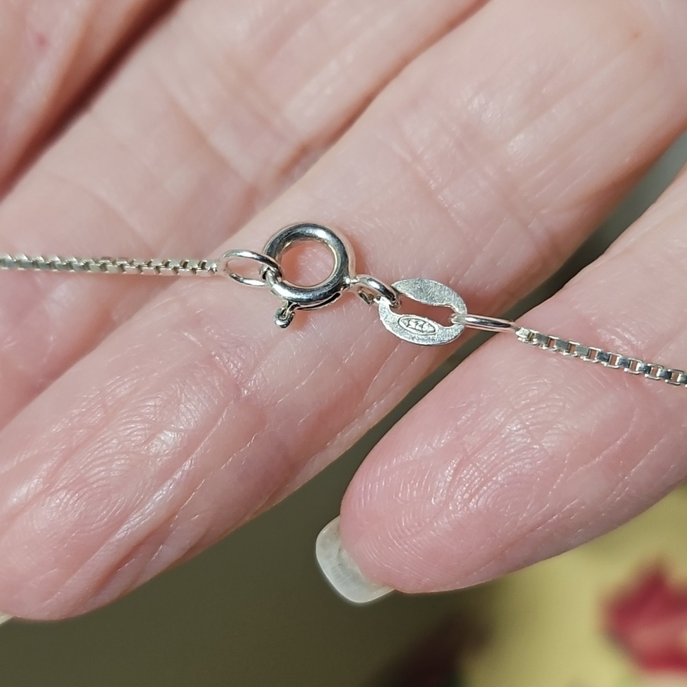Garnet Gem On Sterling Silver Box Chain - Picture 5 of 7